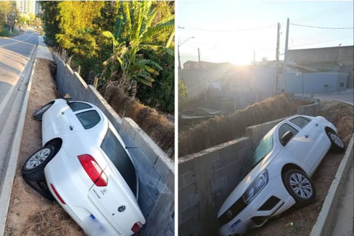 Carro cai em vala de obra na avenida Guanabara